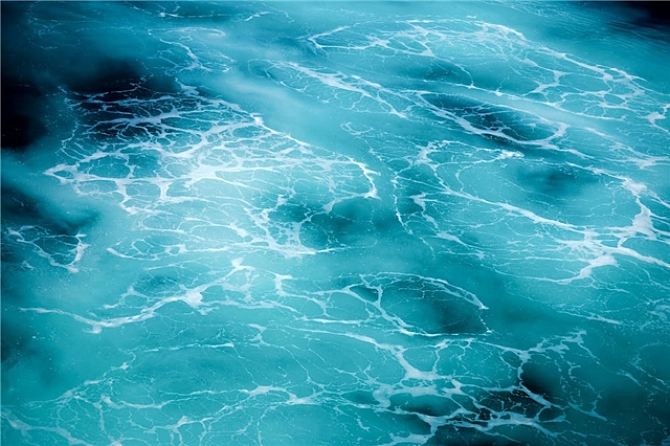 圖為海水泡沫
